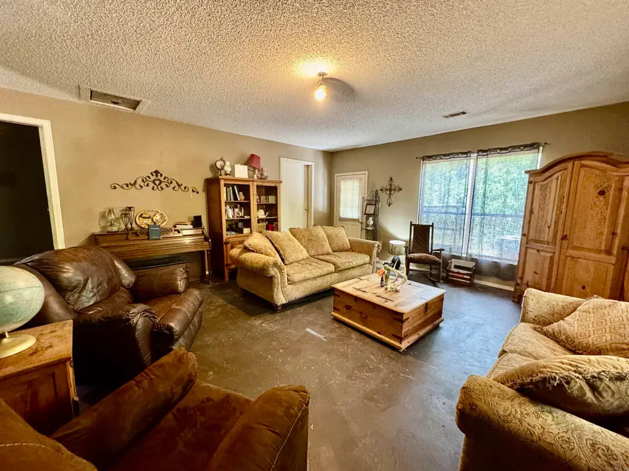 205 Rolling Oaks Drive, Malvern, AR 72104 - #2