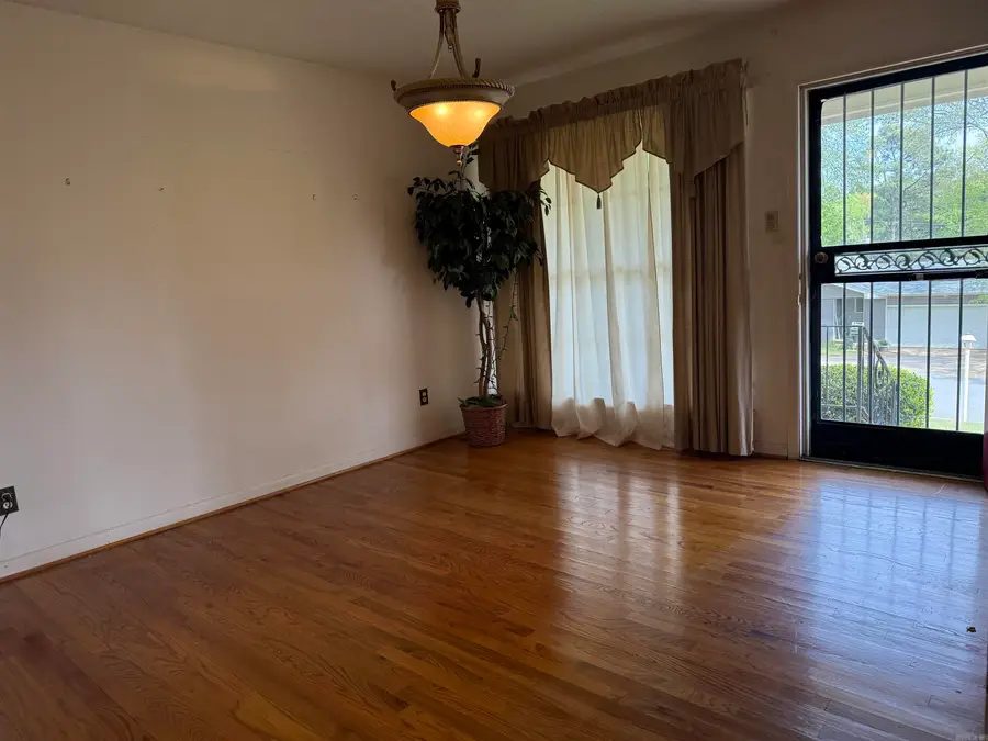 1234 Twin Lakes Drive, Little Rock, AR 72205 - #3