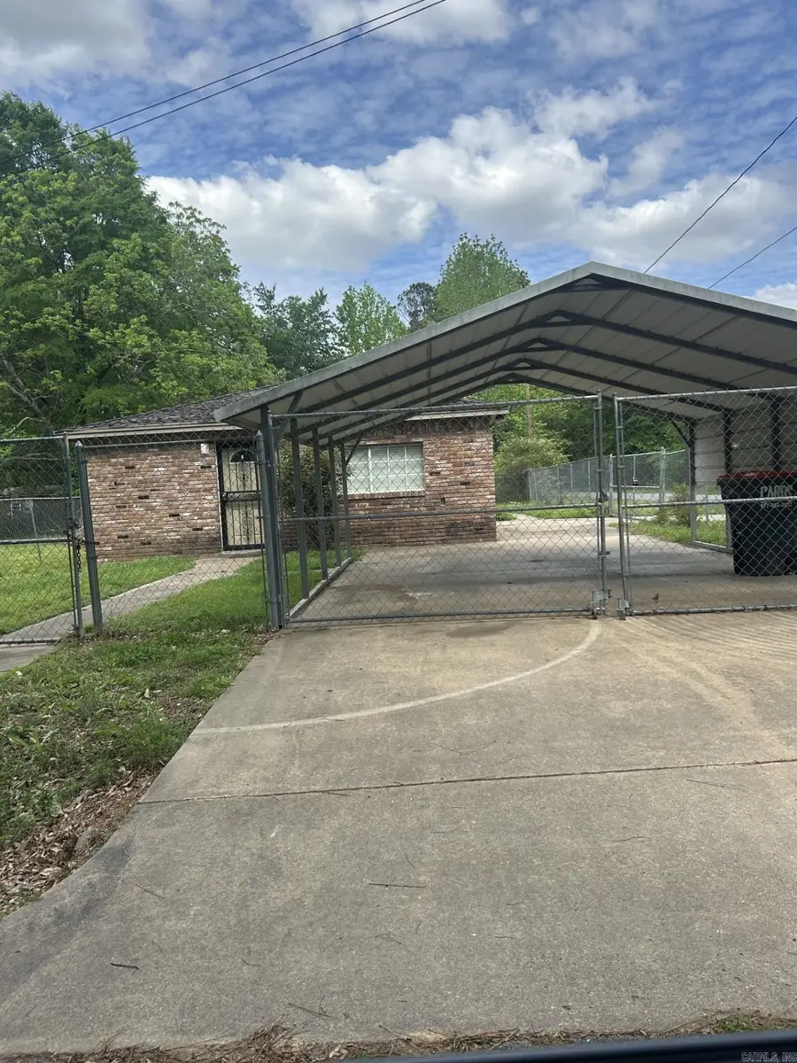 2909 S Nebraska Street, Pine Bluff, AR 71601 - #2