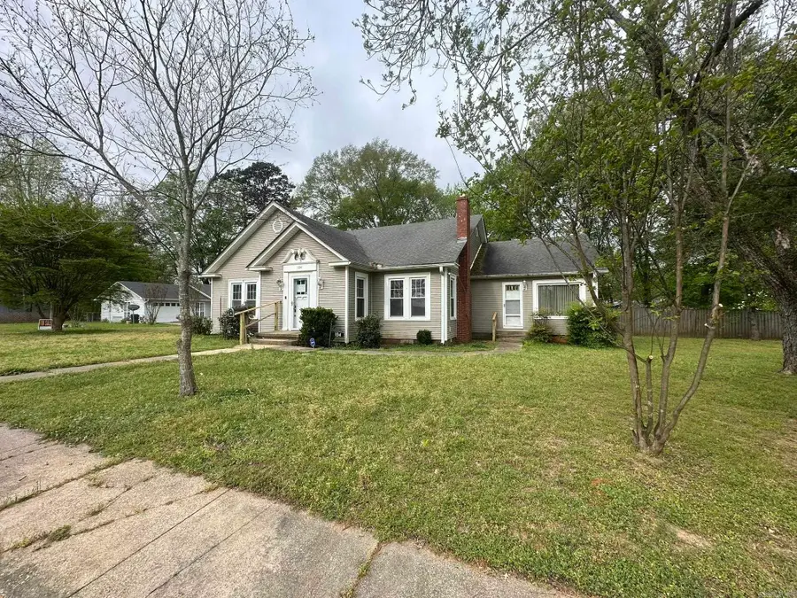104 S Gannaway Street, Warren, AR 71671 - #2