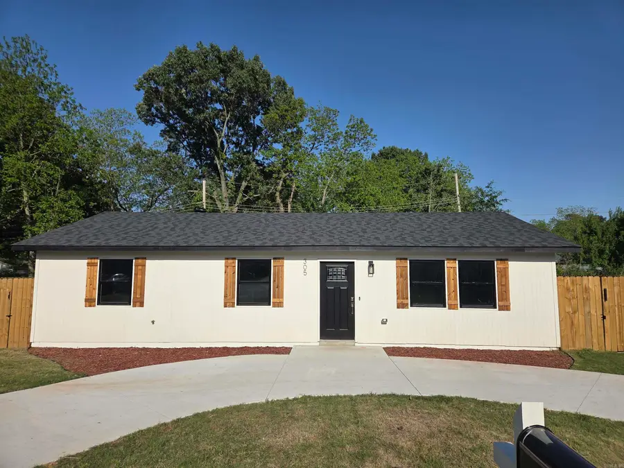 305 Thomas Circle, Lonoke, AR 72086 - #2