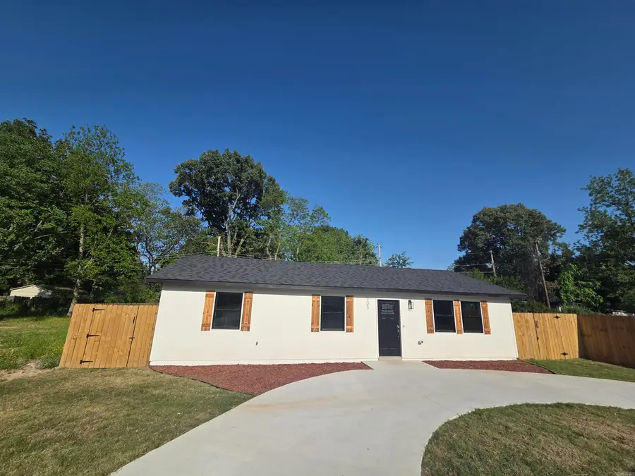 305 Thomas Circle, Lonoke, AR 72086 - #3