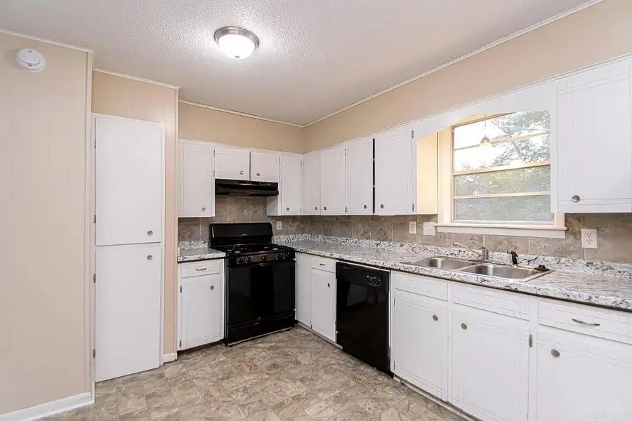 17 Compass Point St Point, Sherwood, AR 72120 - #2