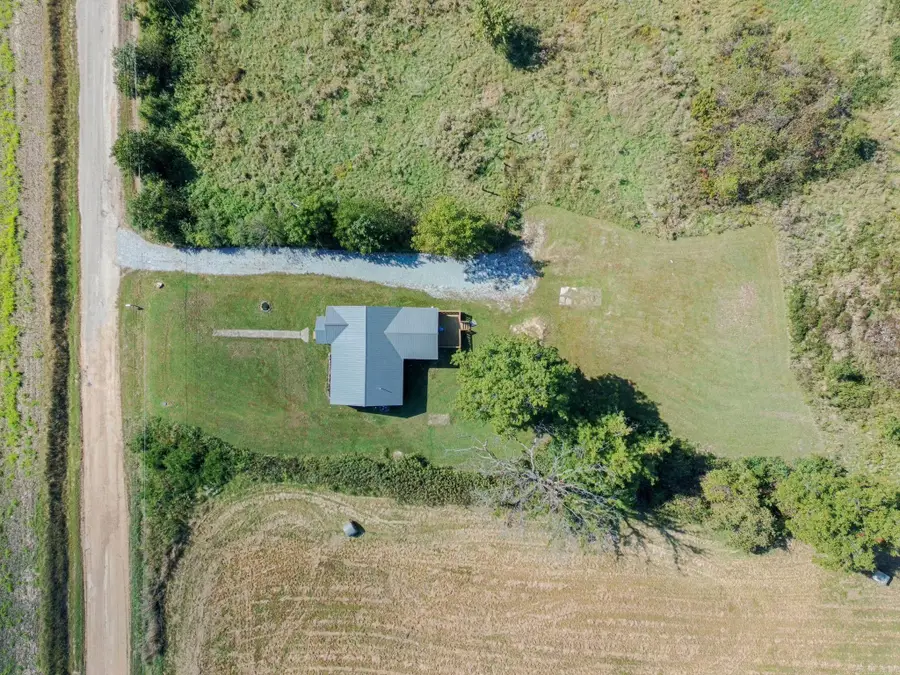 587 E Matthews Street, Brookland, AR 72417 - #3