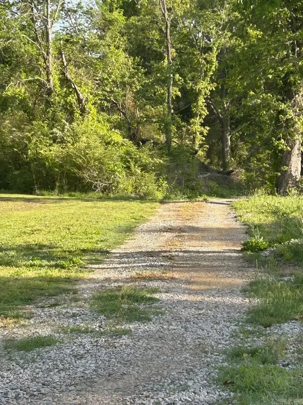 151 Cherrywood Lane, Searcy, AR 72143