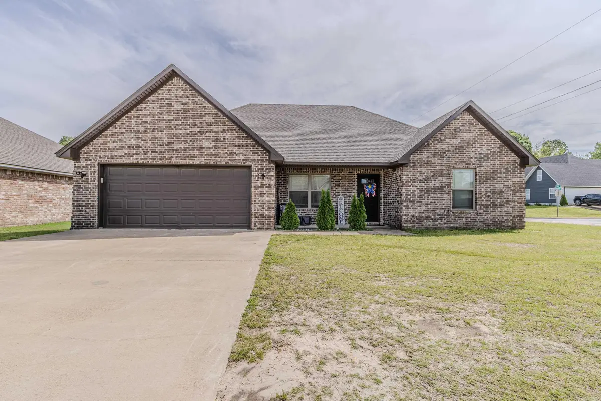 302 Stacy Drive, Paragould, AR 72450 - #1