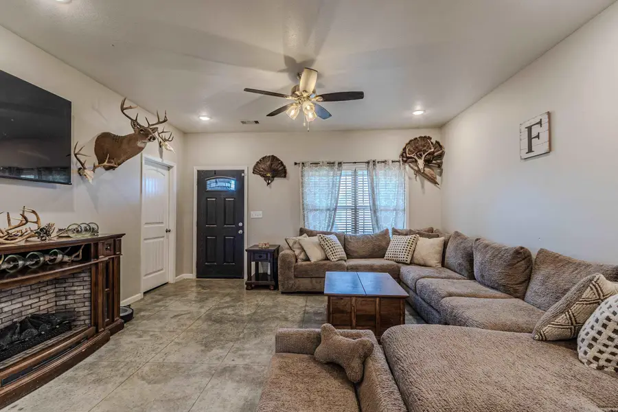 302 Stacy Drive, Paragould, AR 72450 - #3