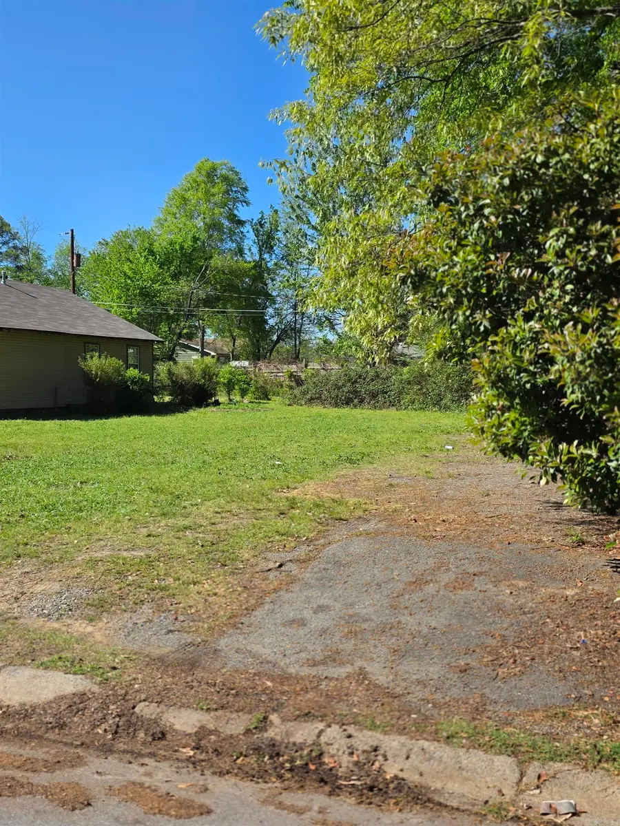 307 W 20th Street, North Little Rock, AR 72114 - #3