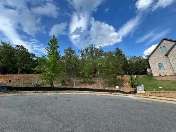3 Arapaho Cv, Maumelle, AR 72209