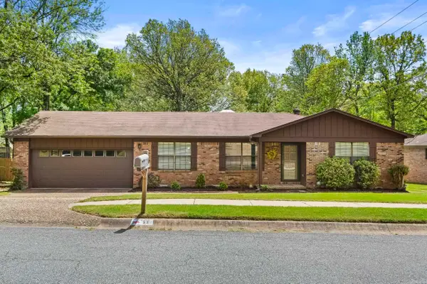 77 Kings River Rd, North Little Rock, AR 72116