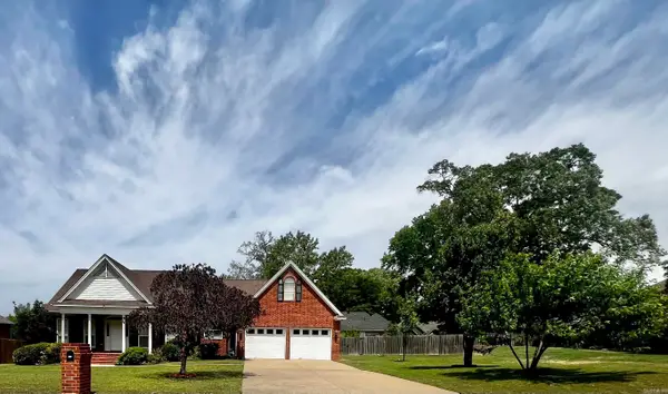 602 River Oaks Boulevard, Searcy, AR 72143