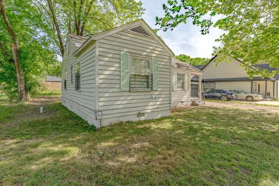 1904 E Barton Ave, West Memphis, AR 72301 - #3