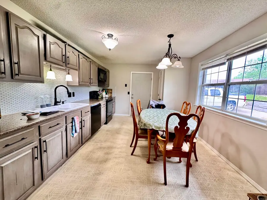 3 Whitney Ln, Clarksville, AR 72830 - #3