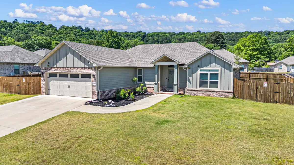1100 Lindsey Lane, Russellville, AR 72801 - #1
