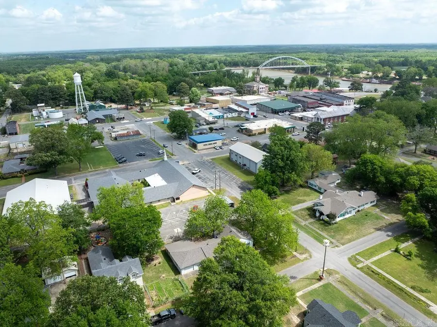 404 W Curran Street, Des Arc, AR 72040 - #2