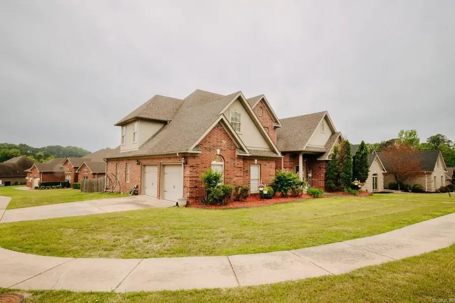 519 Scarlet Oaks Cove, Benton, AR 72019 - #2