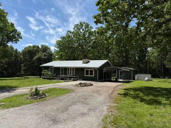 2008 Parkway Court, Horseshoe Bend, AR 72512