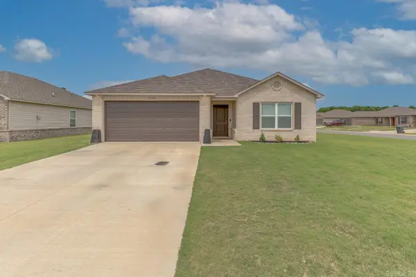 5520 Mariposa Grove Dr, Jonesboro, AR 72401