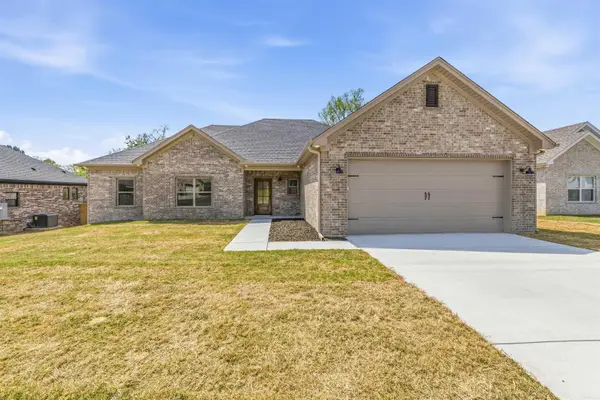 400 Forest Glen Cove, Jacksonville, AR 72076