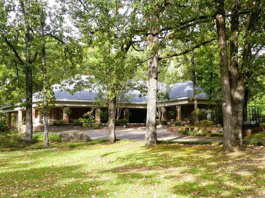 2205 Church Avenue, Mena, AR 71953 - #2