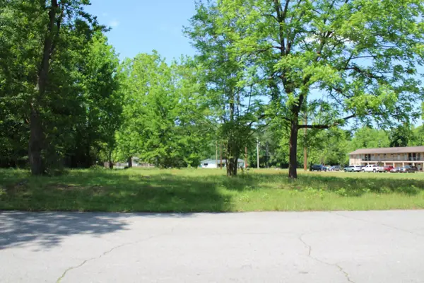 300 W Lockesburg Street, Nashville, AR 71852