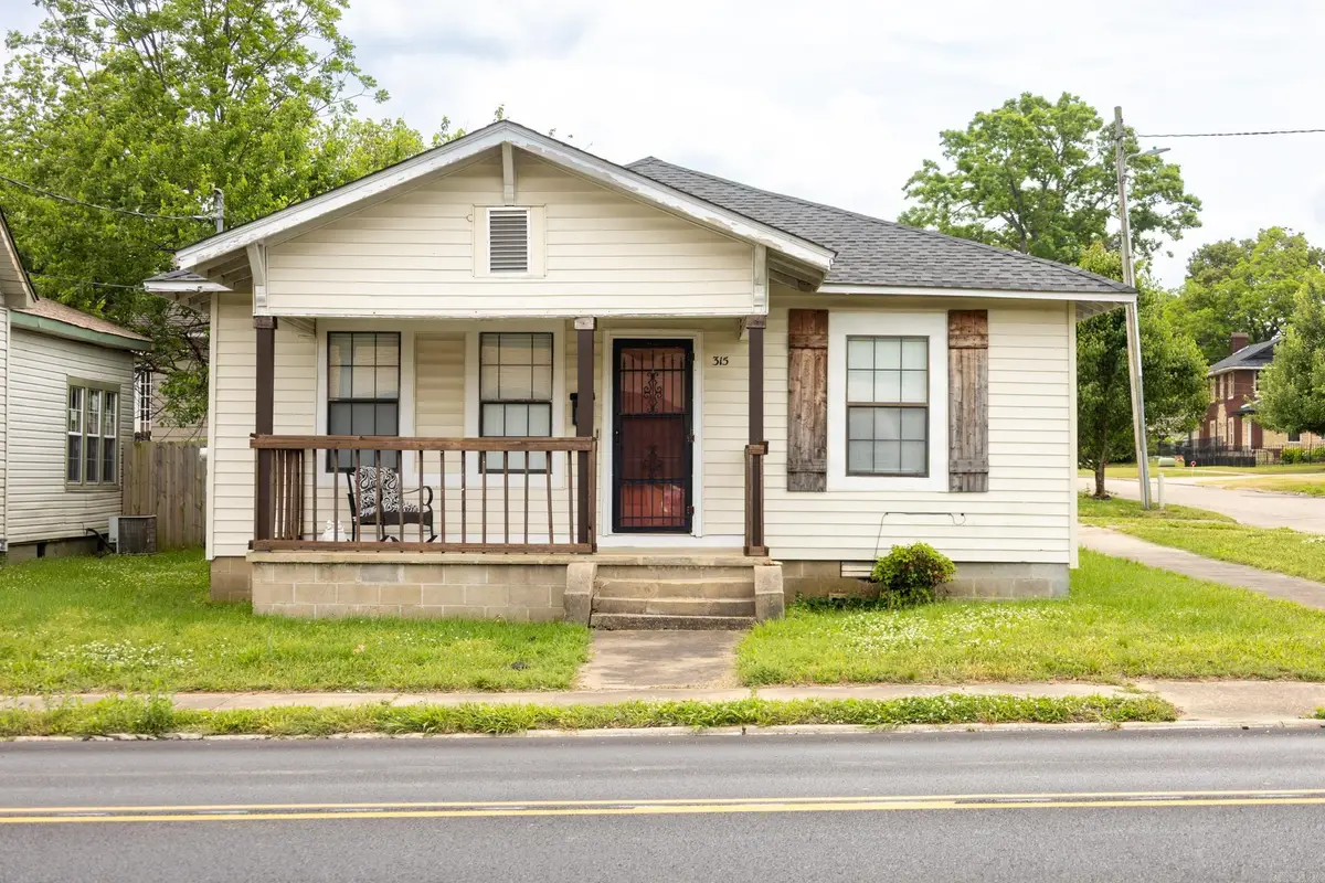 315 W Matthews Avenue, Jonesboro, AR 72404 - #1