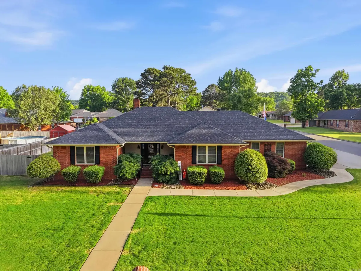 902 Deerfield Ct, Russellville, AR 72801 - #1