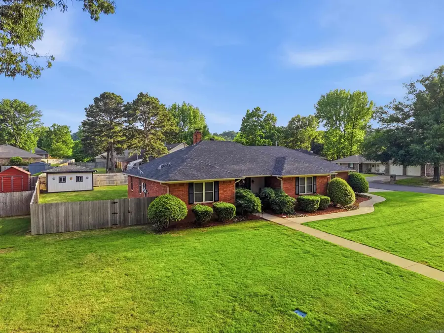 902 Deerfield Ct, Russellville, AR 72801 - #3