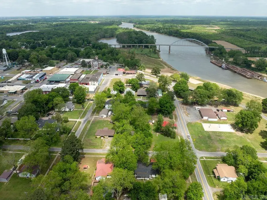 110 W Curran Street, Des Arc, AR 72040 - #2