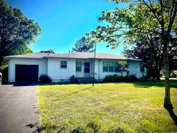 312 E Searcy St, Kensett, AR 72082