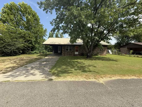 1803 E Harkey Street, Paris, AR 72855