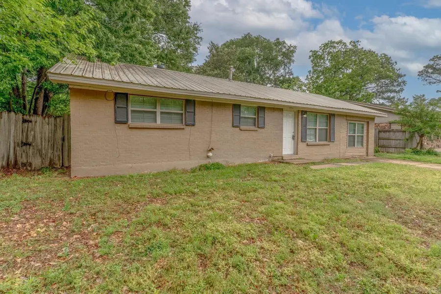 1704 Rosemond Avenue, Jonesboro, AR 72401 - #3