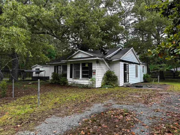 6102 Bullock St, Pine Bluff, AR 71602