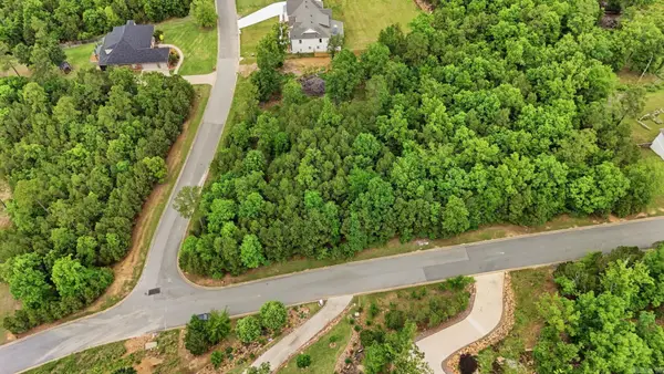 1800 Waterview Meadows Ct, Roland, AR 72135