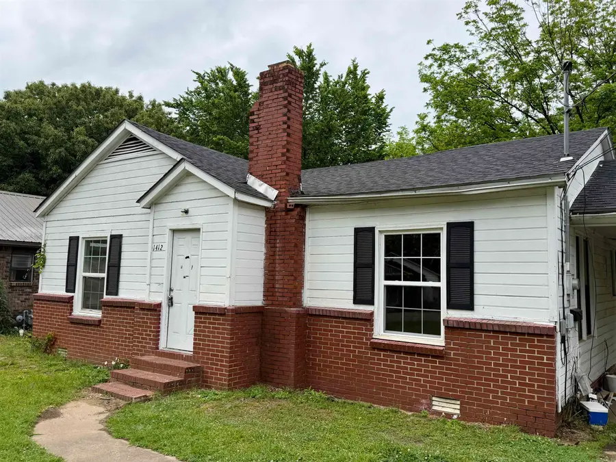 1412 W Cherry St, Clarksville, AR 72830 - #2