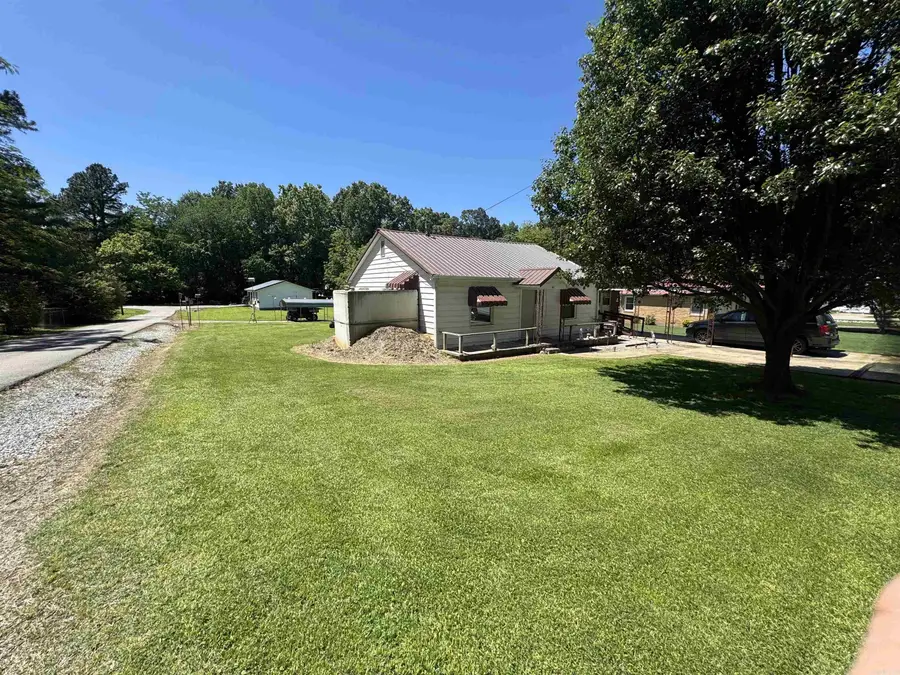 563 S 12th Avenue, Piggott, AR 72454 - #3