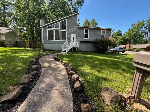 21 Smoking Oaks Drive, Maumelle, AR 72113