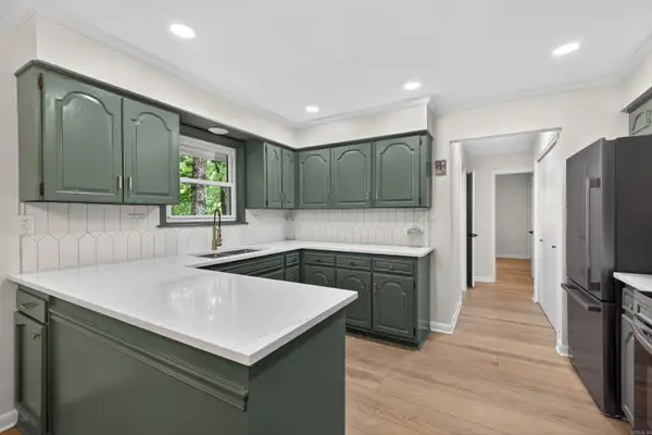 8 Cambre Circle, Hot Springs Village, AR 71909
