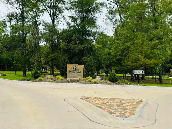 300 Shagbark Trail, Maumelle, AR 72113