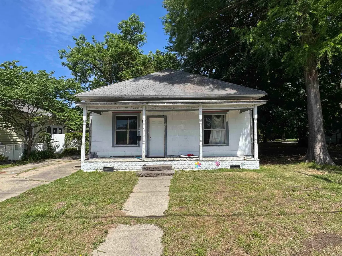 1303 S Buerkle Street, Stuttgart, AR 72160 - #1