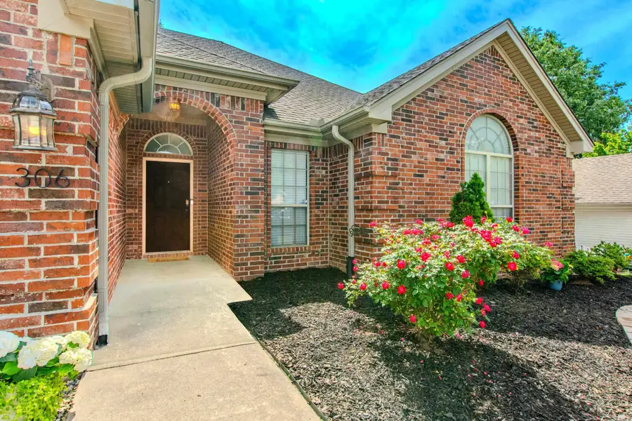 306 Hidden Meadows Drive, Benton, AR 72015 - #2