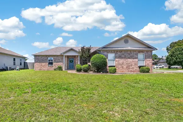 28 Castleton Drive, Ward, AR 72176