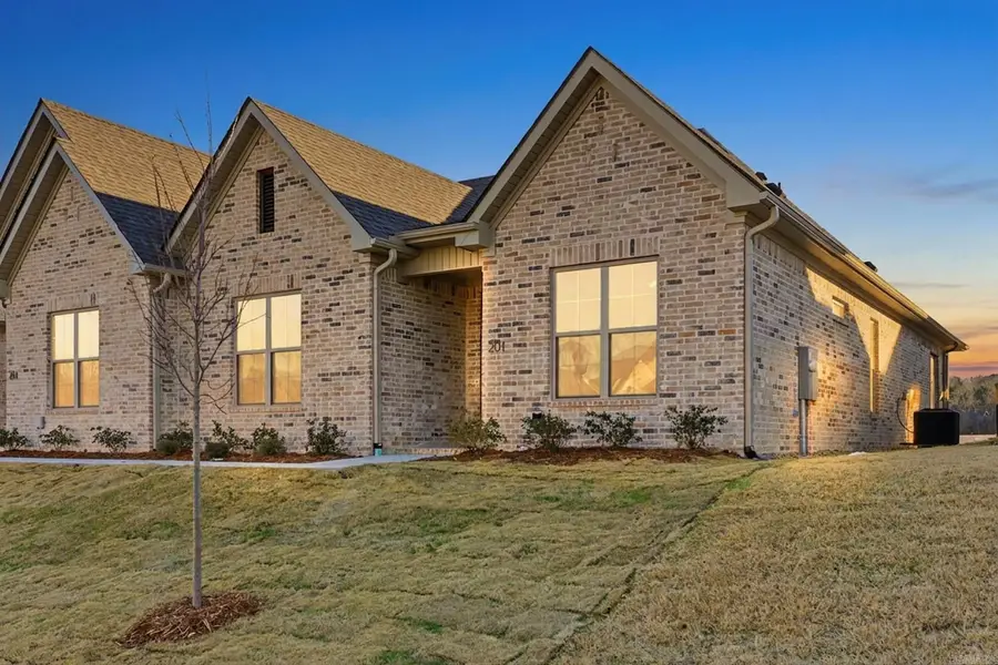 221 Edgewood Circle, Little Rock, AR 72223 - #2