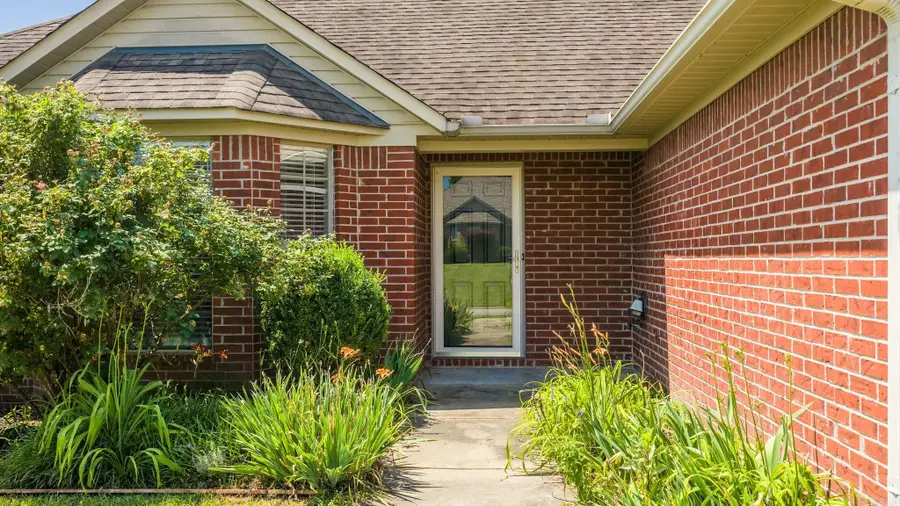 2205 Wilmington, Conway, AR 72034 - #2