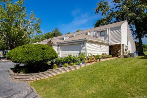 34 Fairway Woods Circle, Maumelle, AR 72113