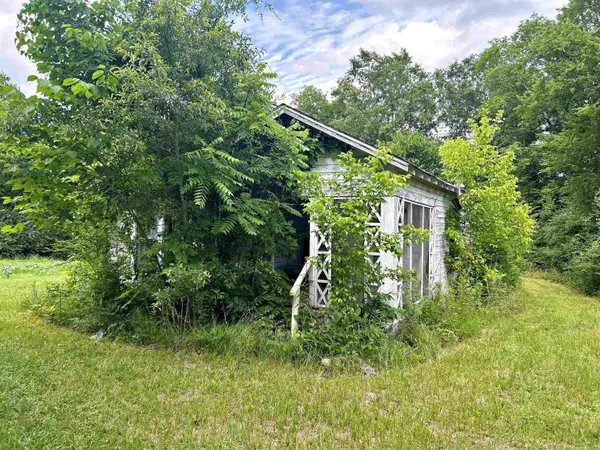16 Jackson Road, Gurdon, AR 71743