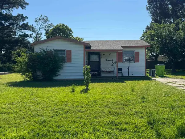 1813 S Vine Street, Stuttgart, AR 72160