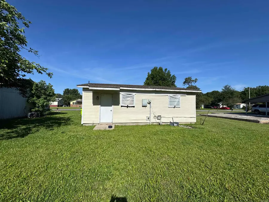 1813 S Vine Street, Stuttgart, AR 72160 - #2