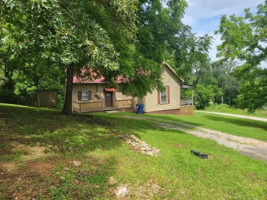 1210 Walker Avenue, Mammoth Spring, AR 72554 - #3