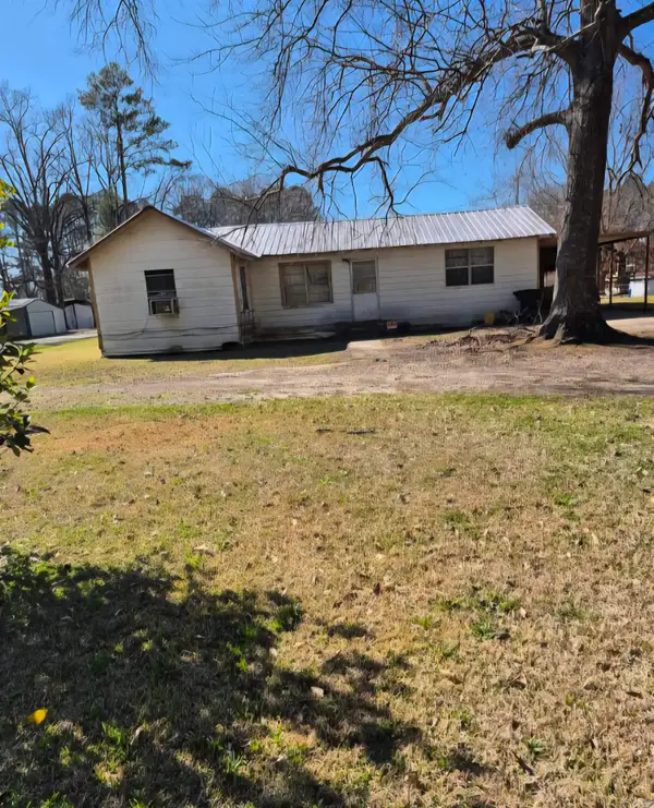 303 Western Auto Road, Crossett, AR 71635